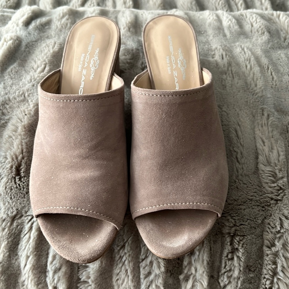 Super comfortable, suede slides.